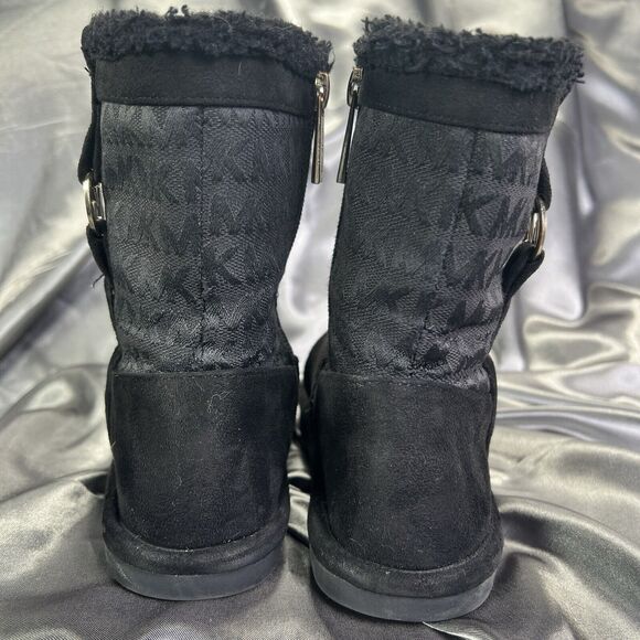 Michael Kors Yancy Faux Fur Boots Booties Girls 13 Black / Gold MK Logo Winter - Picture 8 of 14